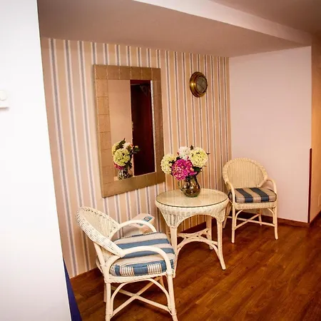 Szálloda H Isabel - Suárez Inclán 38 2*