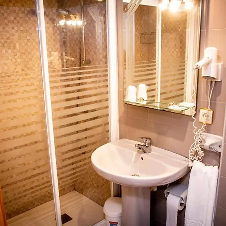 H Isabel - Suarez Inclan 38 2* Cudillero