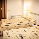 H Isabel - Suarez Inclan 38 فندق 2*